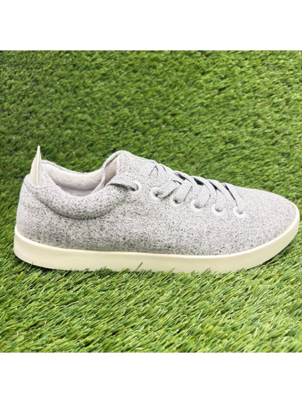 Allbirds Wool Pipers Womens Size 10 Gray White Athletic Running Shoes Sneakers